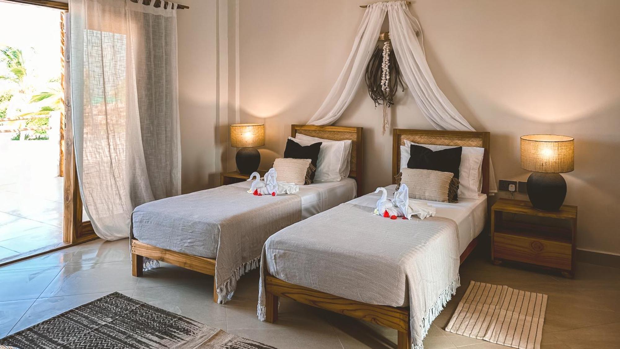 Kaskazi Hotel Zanzibar Джамбіані Екстер'єр фото
